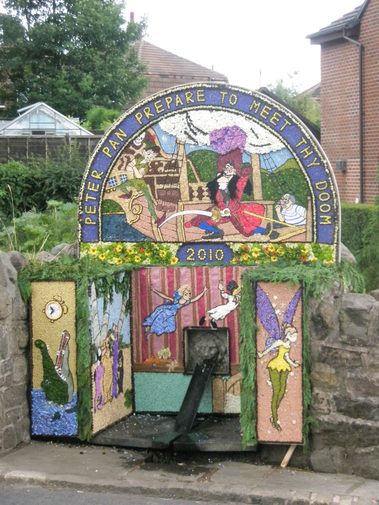 Brown Edge Well Dressing